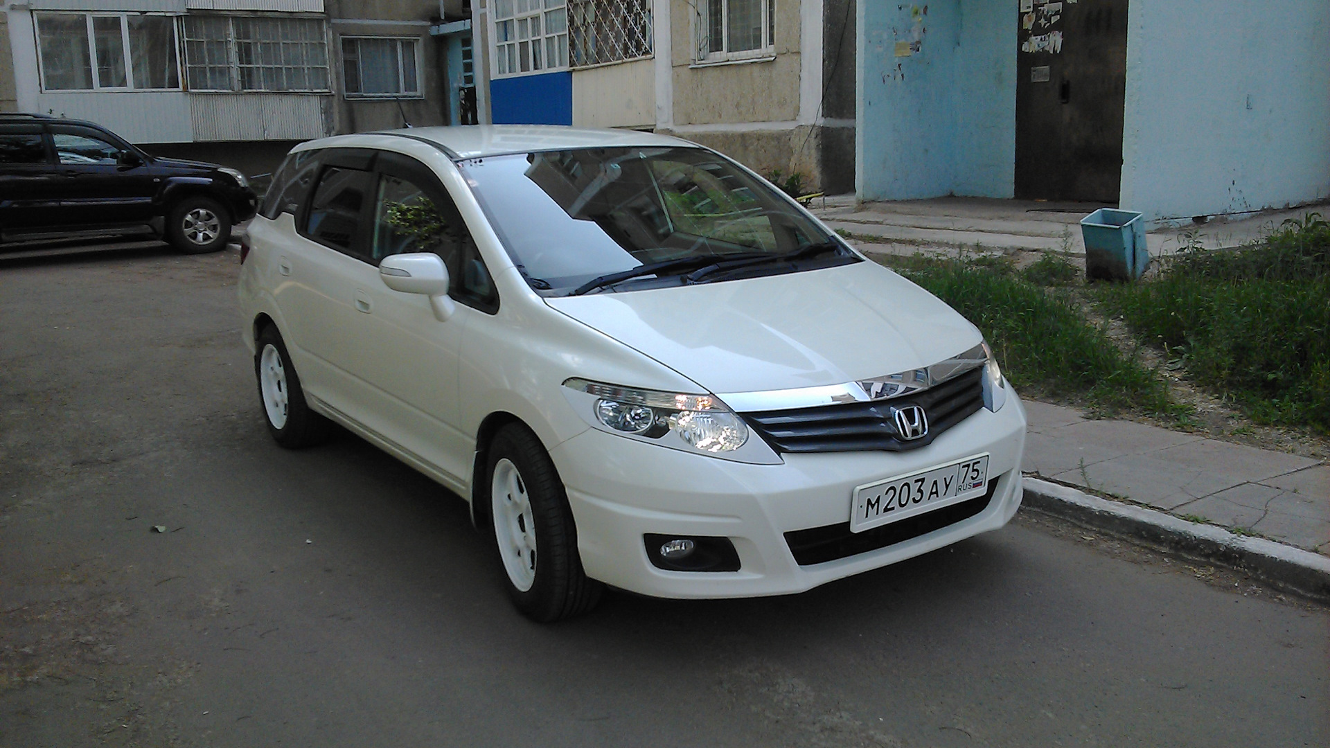 Honda airwave 2005. Honda Airwave 2010. Хонда аирвейв 2010 года. R16 Honda Airwave. Хонда аирвейв 2005.