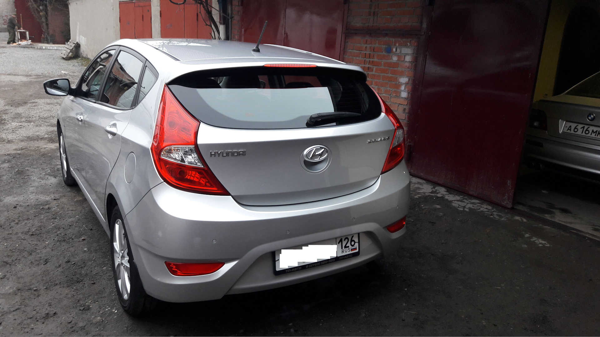 Hyundai Solaris 1.6 бензиновый 2012 | 1,6 123 на DRIVE2