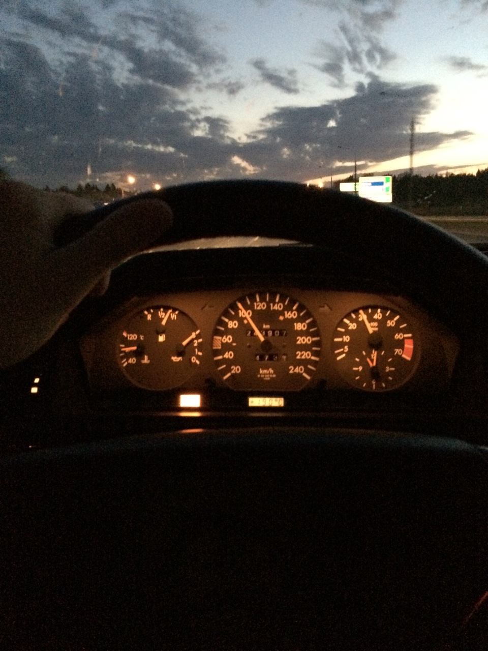 Проголодался мерзавец — Mercedes-Benz E-class (W124), 2,6 л, 1991 года ...