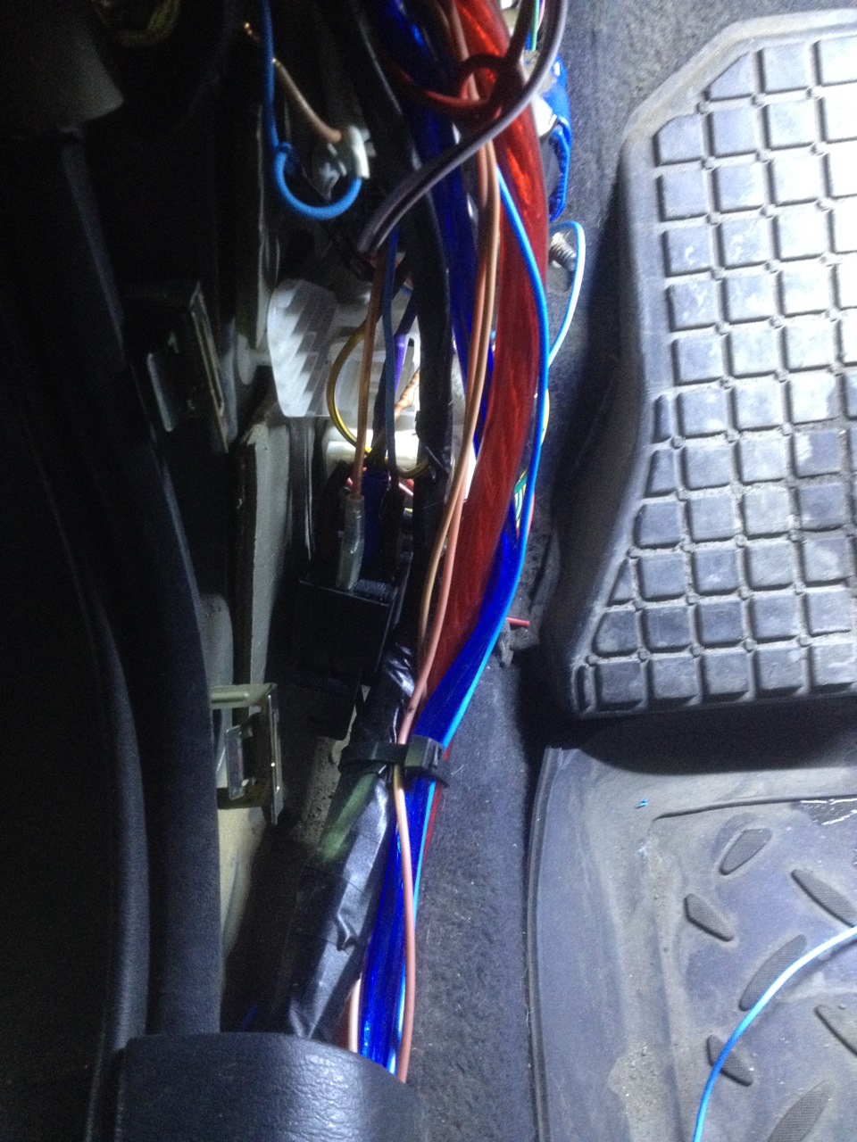 Дистанционное открытие багажника с брелка сигнализации — Toyota Corolla ...