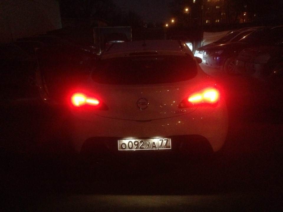 Подсветка номерного знака — Opel Astra J GTC, 1,4 л, 2013 года ...