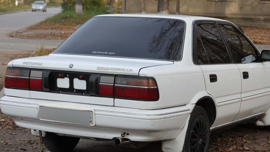 Королла 91 кузов. Toyota Corolla 1989. Тойота Королла 1989г. Тойота 89 года. Corolla 1988 седан.