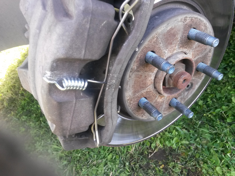 устранение стука передних суппортов — Chevrolet Cruze (1G), 1,8 л, 2011 ...