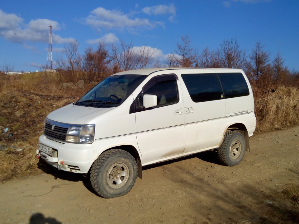 Nissan Elgrand e50