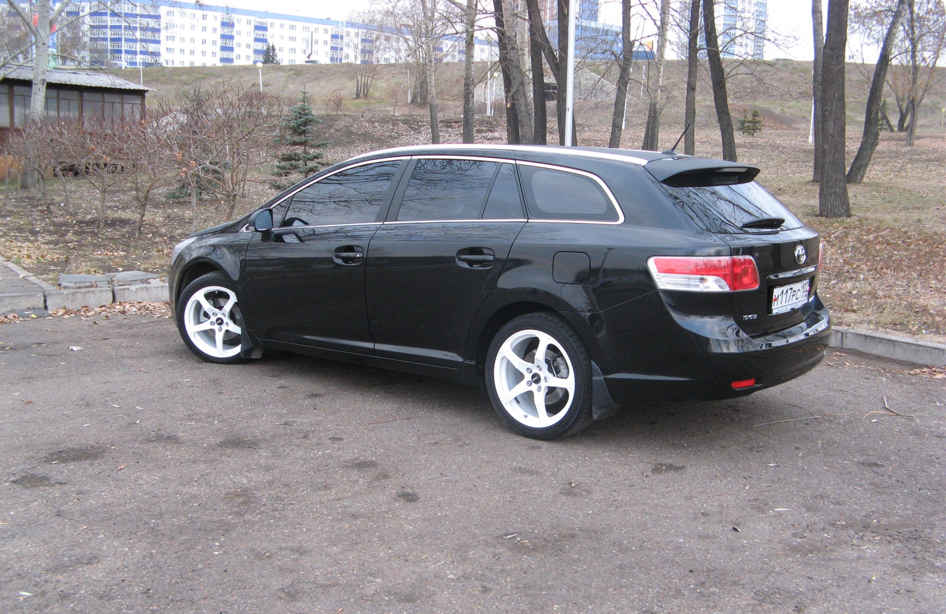      31102010 Toyota Avensis 18 2009