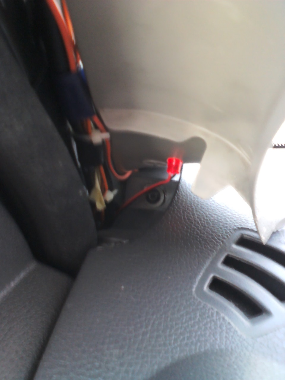 Интересное о сверчках в торпедо часть 2 — Renault Logan (1G), 1,6 л ...