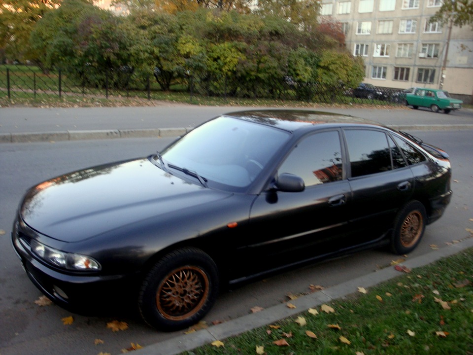 Фото 95 года. Митсубиси Галант 95г. Mitsubishi Galant 95. Митсубиси Галант 95 года. Машину Митсубиси Галант 95 года.