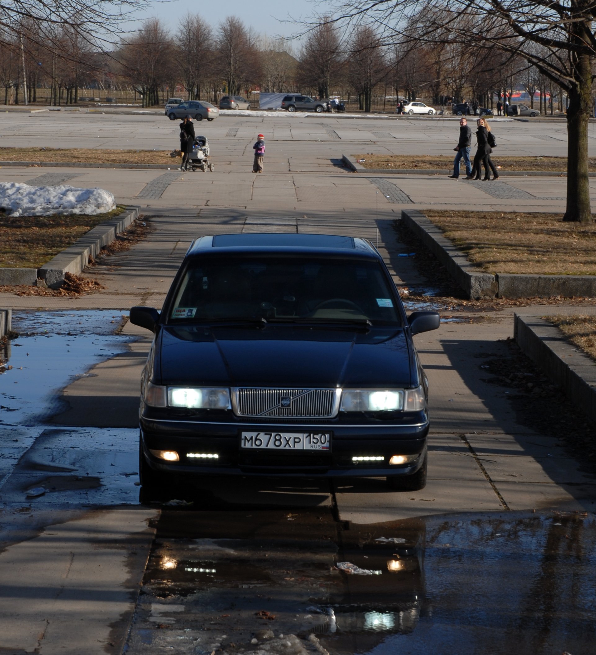 Volvo moscow. Volvo из 90. Жемчужная Вольво. Золотце Вольво в 90 фоточки Подключи.