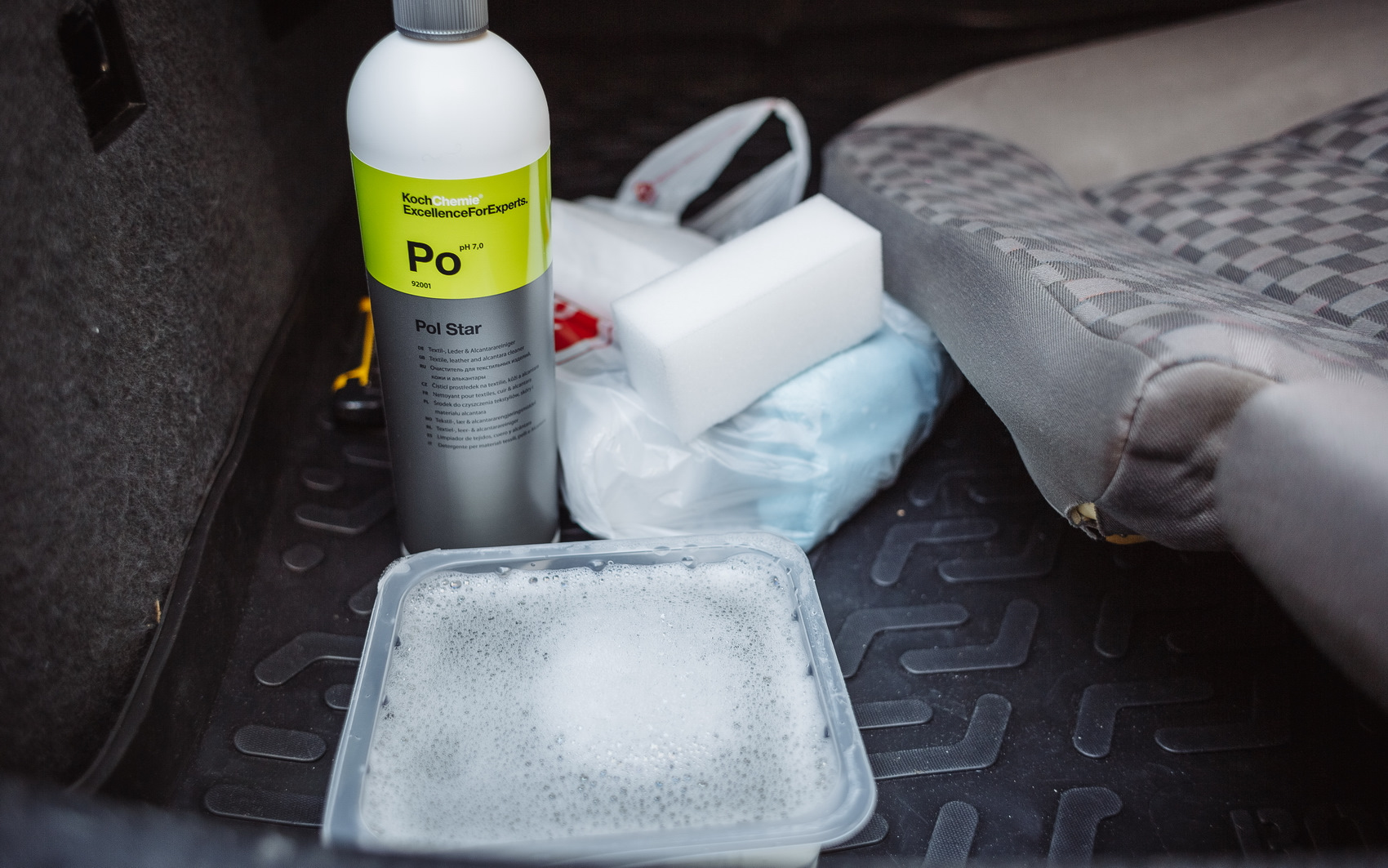 Как почистить салон автомобиля пеной для бритья