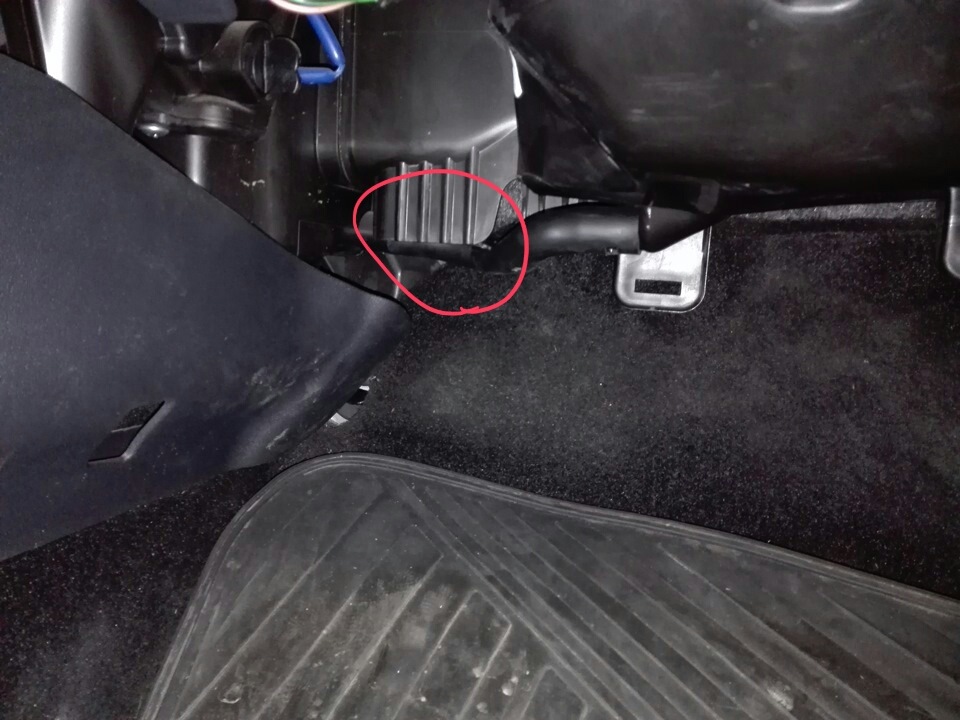 Резистор печки ваз 4 скорости. Резистор отопителя 2110. Рчв приора халла. Замена резистора печки форд фокус 1. Печка работает только в 4 положении.