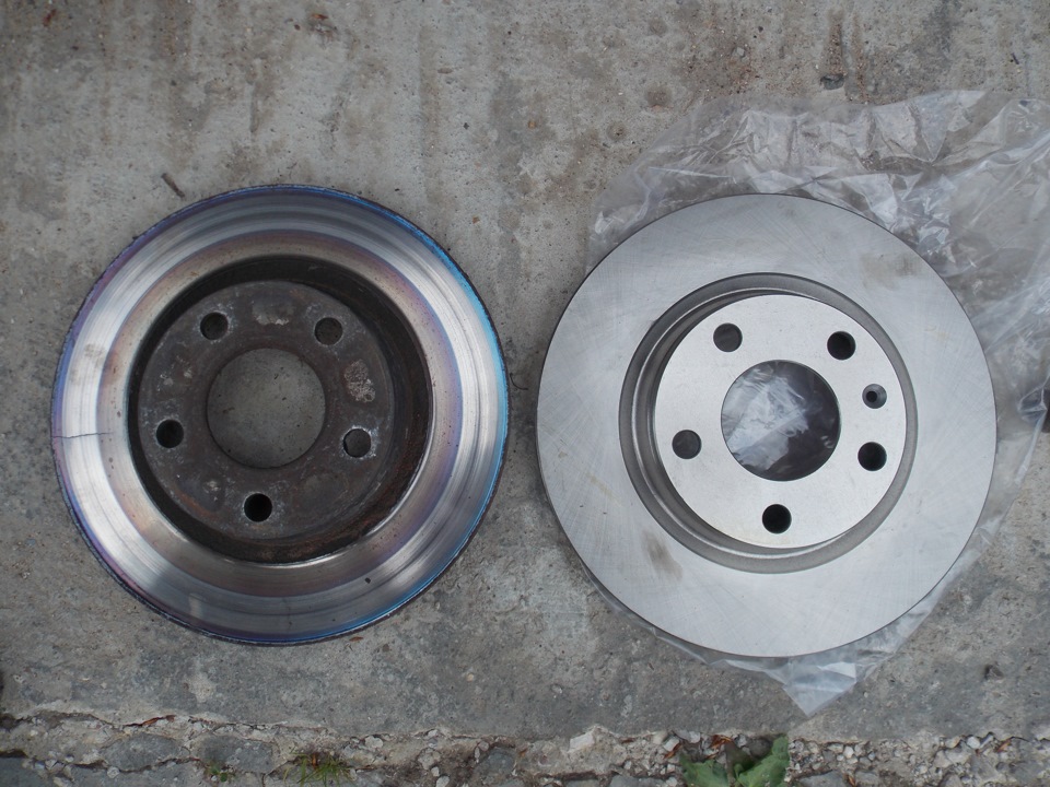 Треснул тормозной диск — Audi A4 (B5), 1,8 л, 1998 года | своими руками ...
