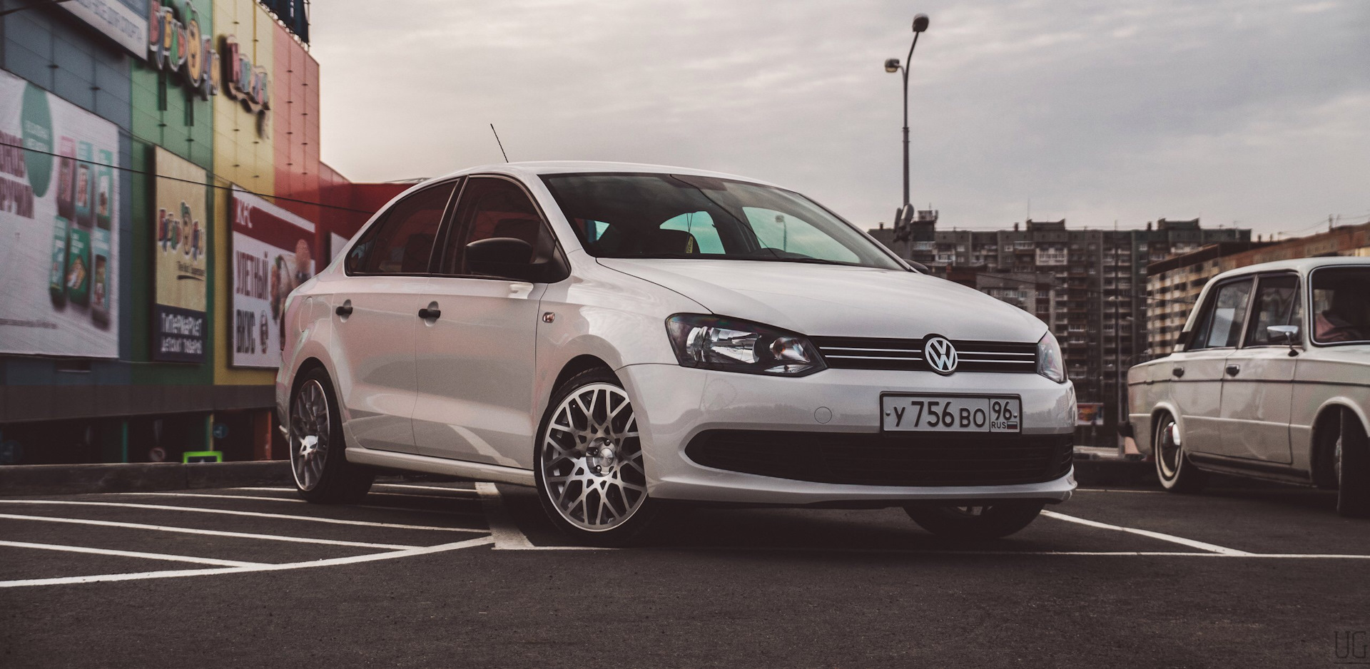 Volkswagen Polo sedan stance