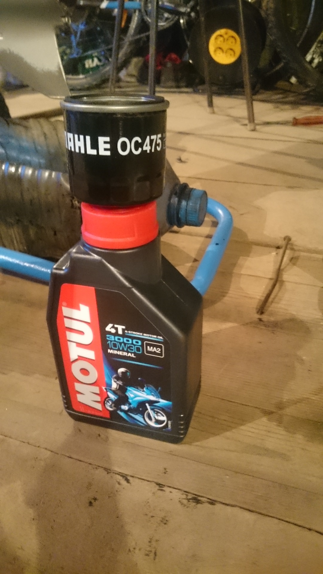 Масло для лодок 2т мотюль. Какое масло можно заливать в лодочный мотор. Моторное масло для лодочных моторов 2 тактных. Масло моторное для 2-х тактных двигателей лодочных моторов мотюль. Масло для лодки мотор 2т мотюль 4л.
