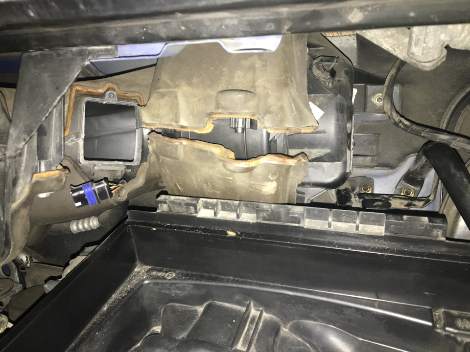 Замена реостата(резистора) печки — Renault Trafic (2G), 2 л, 2006 года ...