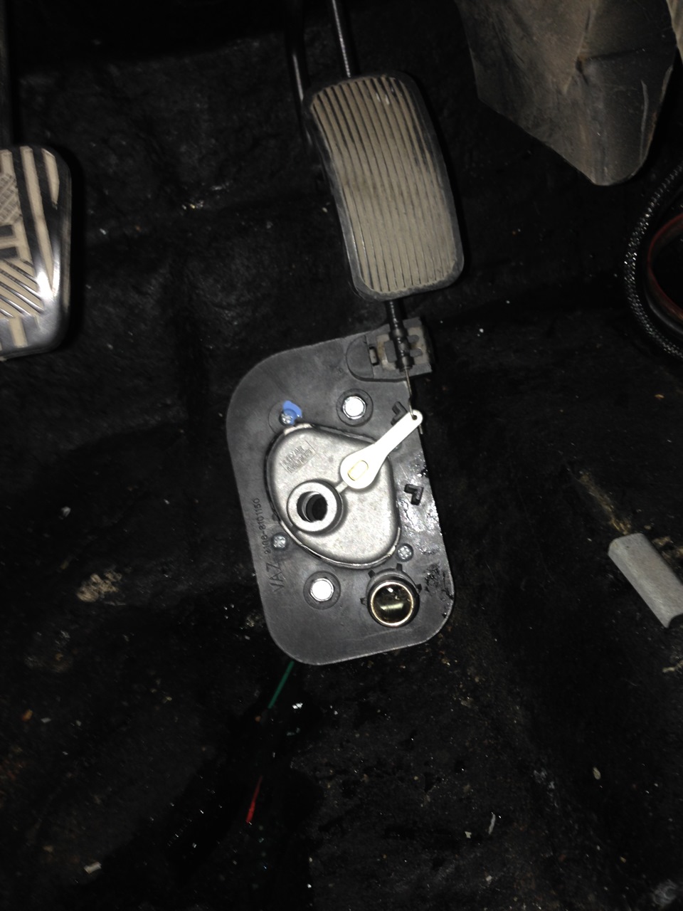 Месячные у машины или потек кран печки( — Lada 2114, 1,6 л, 2008 года ...