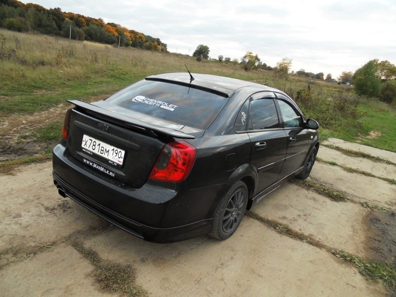 Lacetti Chevrolet черная в обвесах хэтчбек