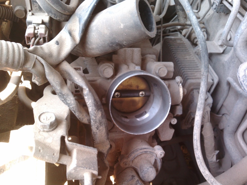 Снимаю дроссель. — Mitsubishi Galant (8G)