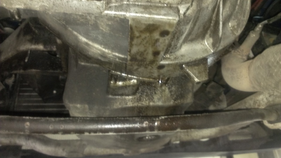 Замена сальника коленвала! — Москвич 2141, 2 л, 1994 года | своими ...