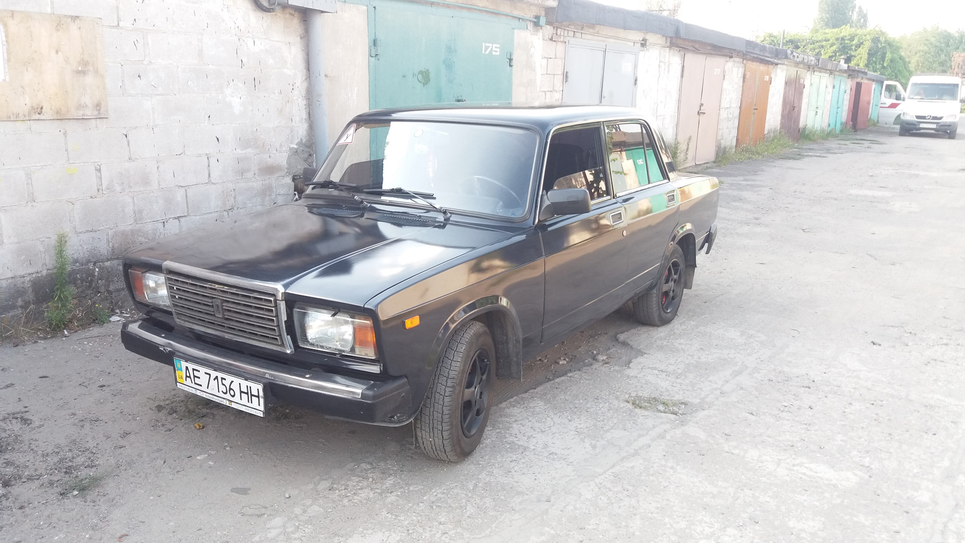 Lada 2107 1.3 бензиновый 1992 | Черная ваз 2107 на DRIVE2