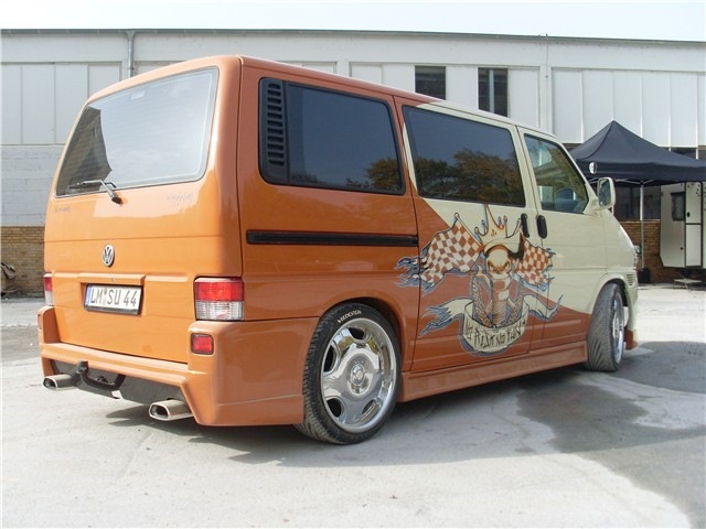 Т4 видео. Фольксваген т4 2006. Фольксваген т4 оранжевый. Фольксваген т4 Лонг. Volkswagen Transporter t4 желтый.
