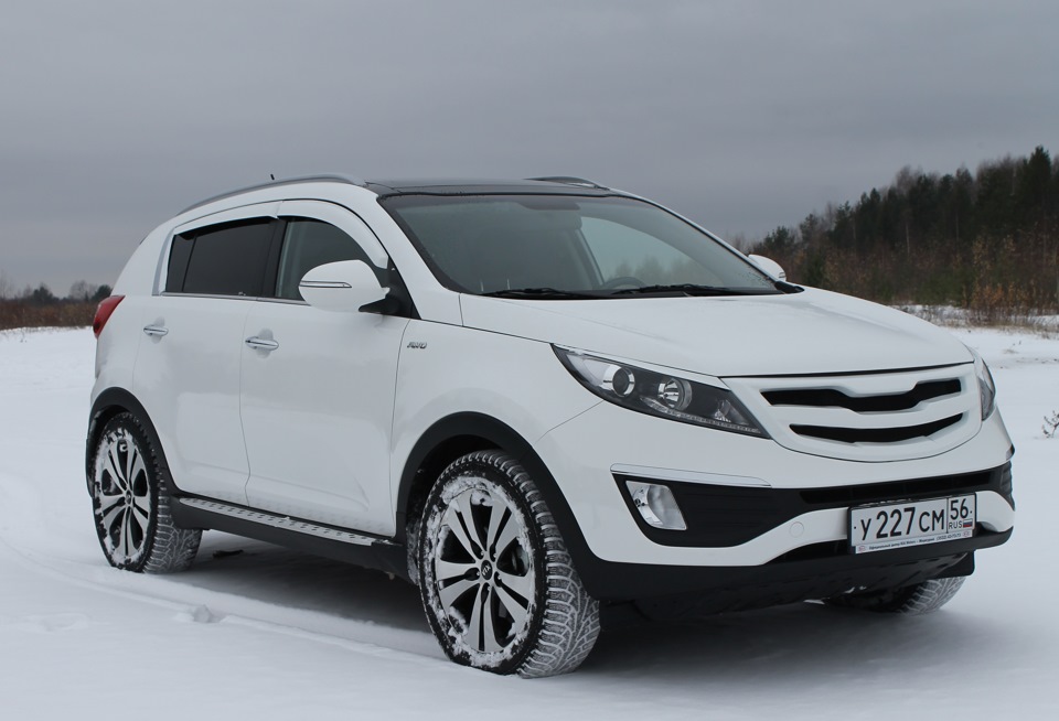 Kia Sportage белая