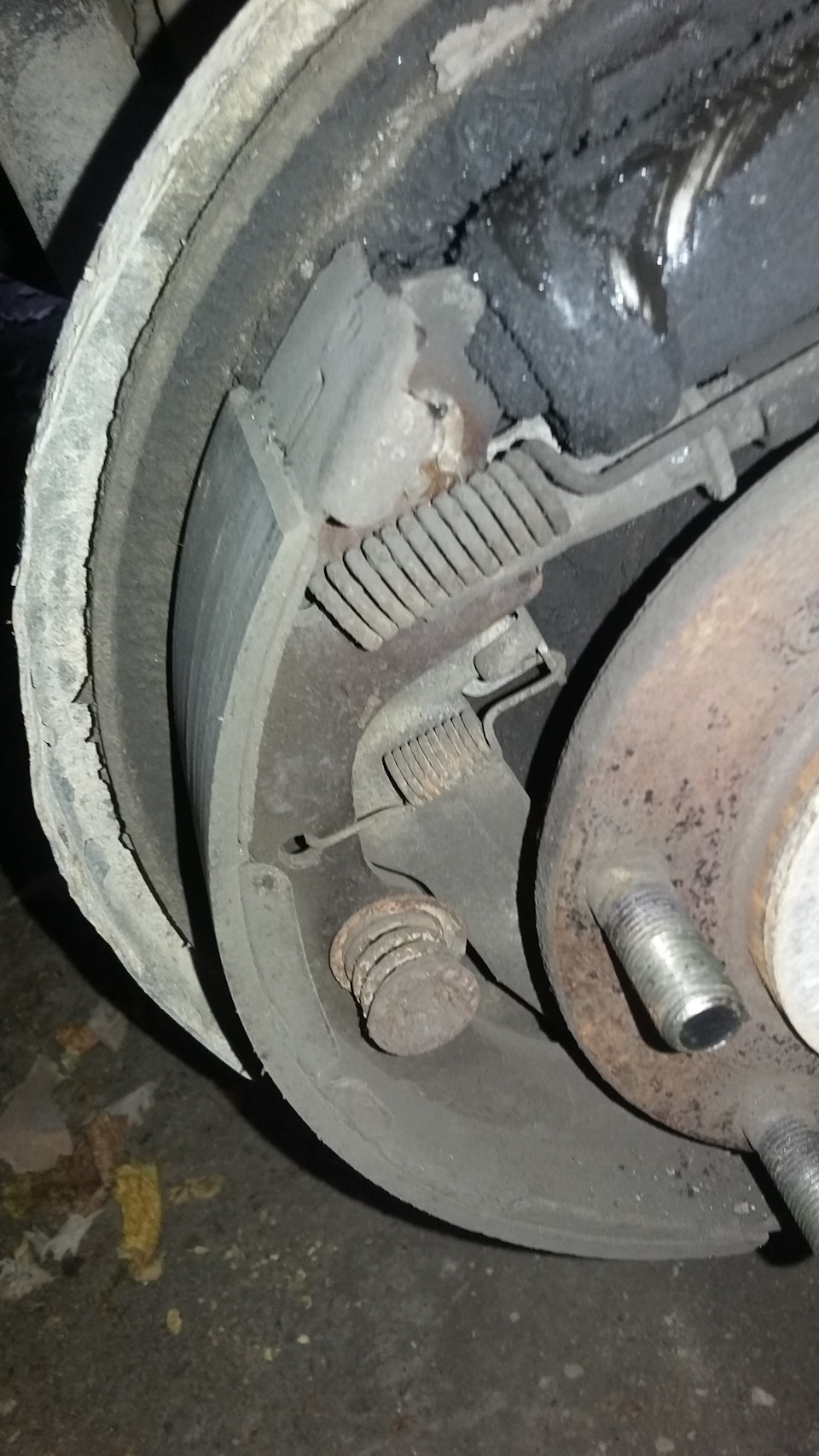 Регулировка ступичных подшипников — Nissan Mistral, 2,7 л, 1995 года ...