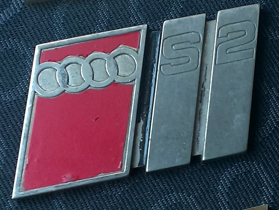 Шильдики s. S2 Audi 80 шильдик. Шильдик Ауди s2. Шильдик Audi s4. Шильдик Audi s4 c4.