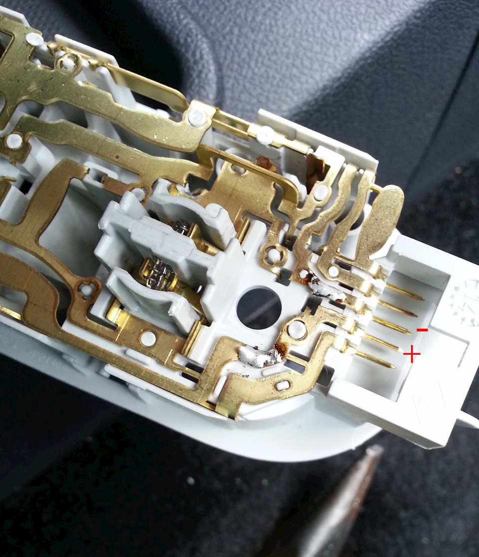 Регистратор к плафону и салонный фильтр — Nissan Almera V (G11/15), 1,6 ...