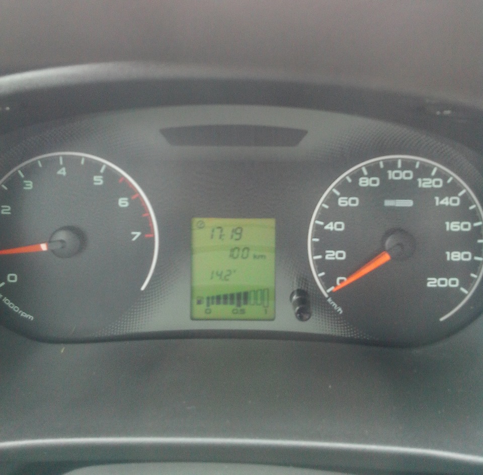 Первая 100 — Lada Гранта (1G), 1,6 л, 2013 года | наблюдение | DRIVE2