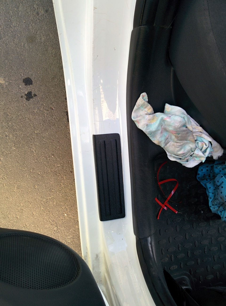 Для сравнения моя накладка (короткая) — KIA Rio 5-door (3G)