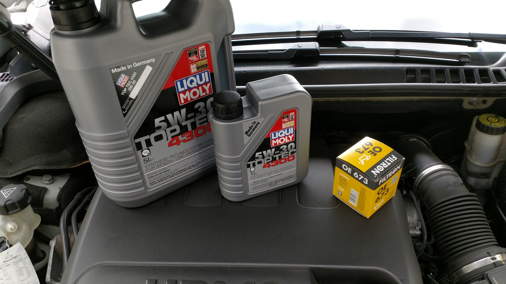 Масло пежо 508. Масло моторное для пежо 308. Total quartz ineo ecs 5w30 открытая канистра. Масло пежо 508. N90466301.