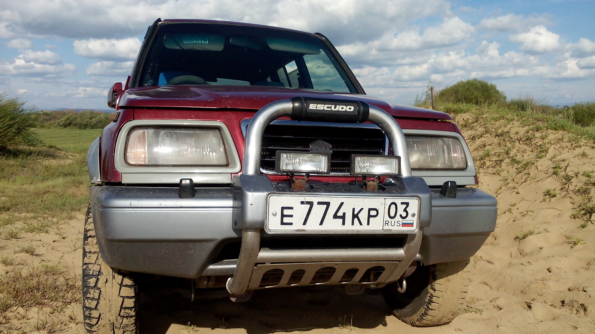 Край автомобиля дром приморский. Сузуки эскудо td51w. Escudo td51w. Suzuki Escudo 1996 кенгурятник. Сузуки эскудо красная 1996.