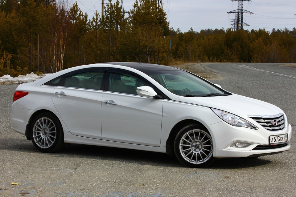 Hyundai sonata белый. Хендай Соната белая. Sonata White 2014. Хендай Соната белая металлик. Кия Соната белая.