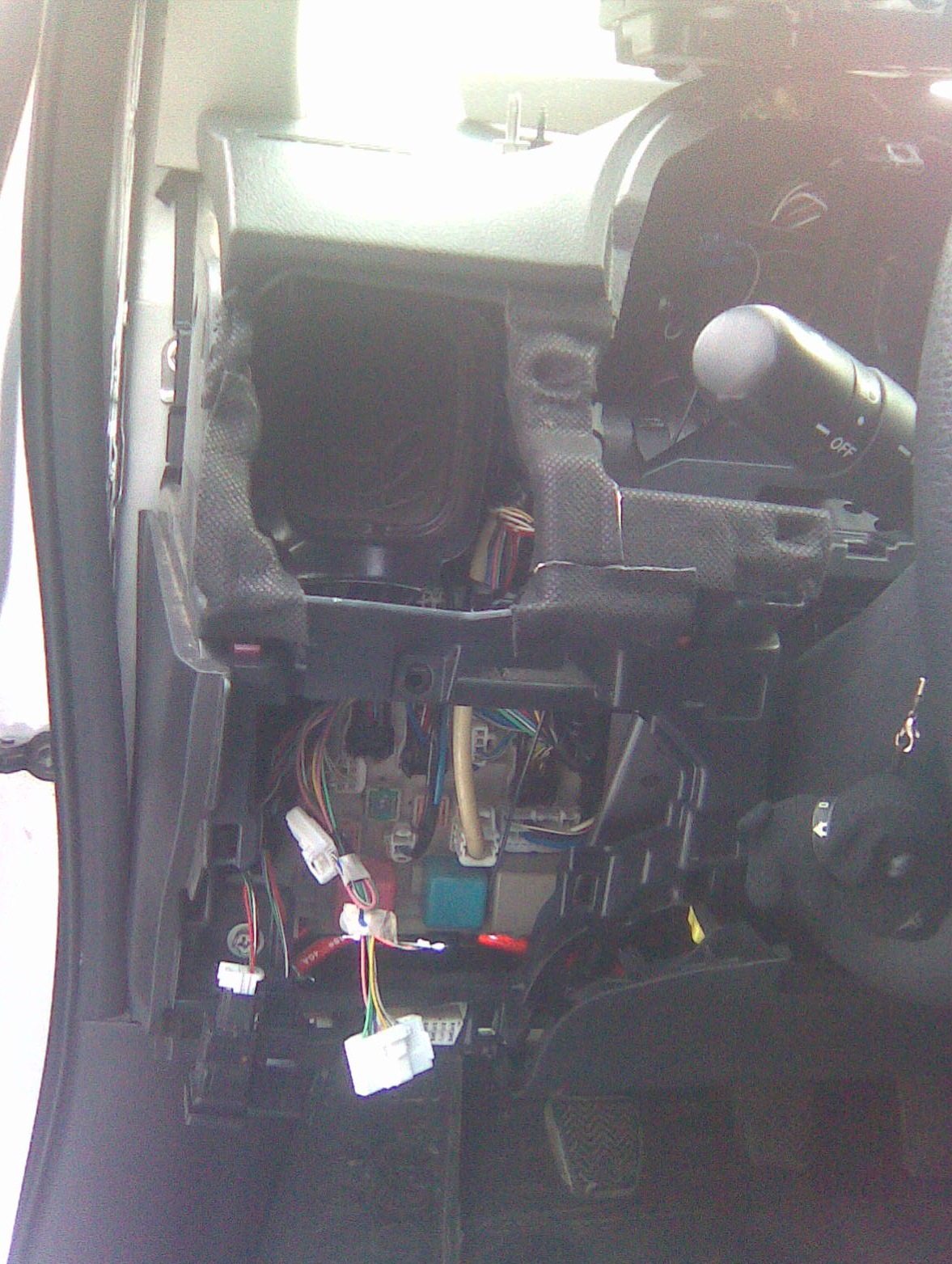 panel gluing - Toyota Corolla 16 liter 2008