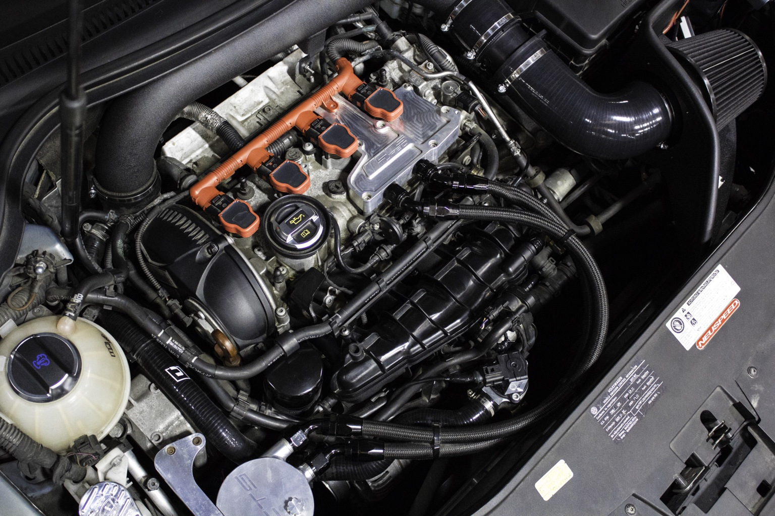Двигатель пассат б6 1.8. Фольксваген 2.0 TSI. Двигатель VW TSI 1.8 турбо. Volkswagen Passat cc TSI мотор. Двигатель Пассат СС 1.8 турбо.