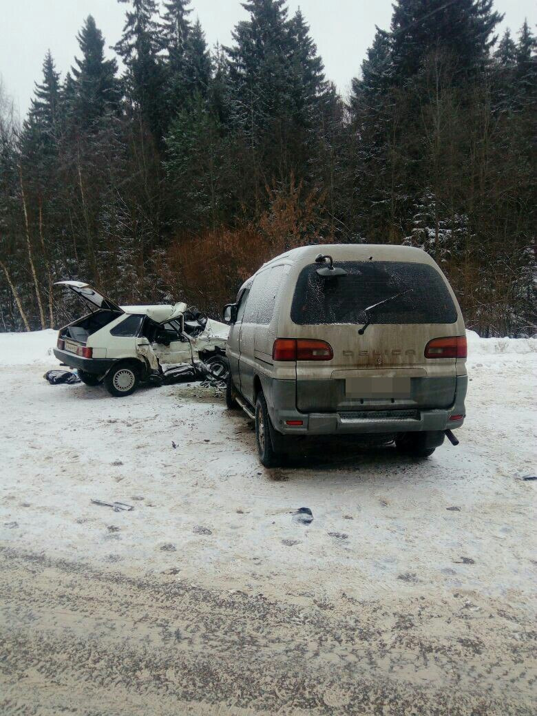 Под Тверью в аварии погибли два человека. — Сообщество «Истории на Дорогах»  на DRIVE2