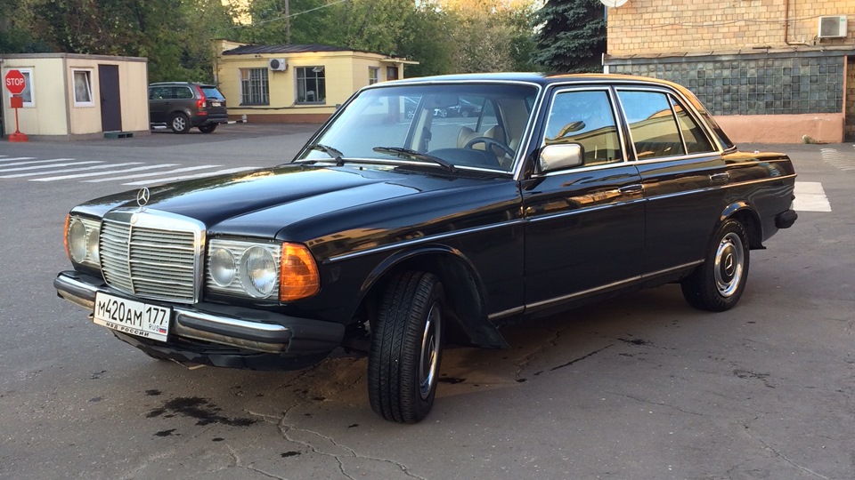 W123 черный