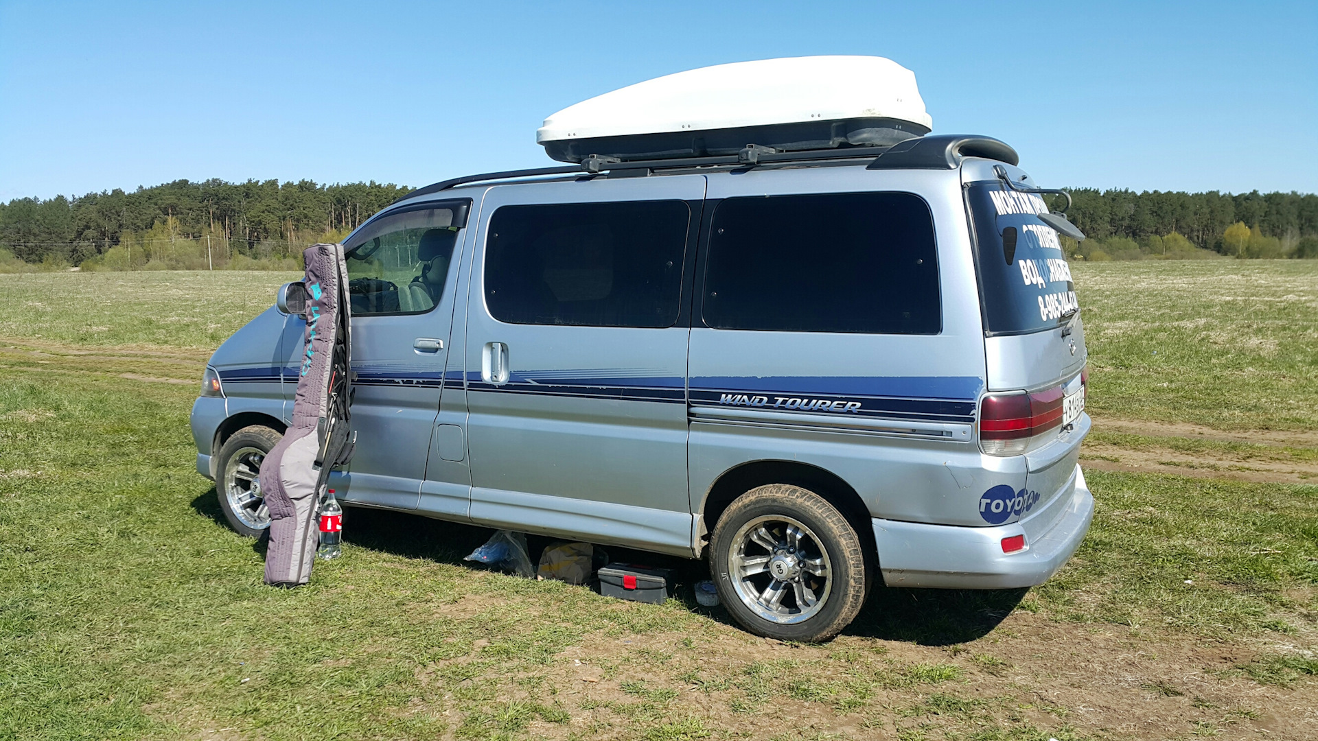 Toyota touring hiace. Toyota Hiace Regius. Toyota Hiace Regius 1999. Toyota Hiace Regius 1998.