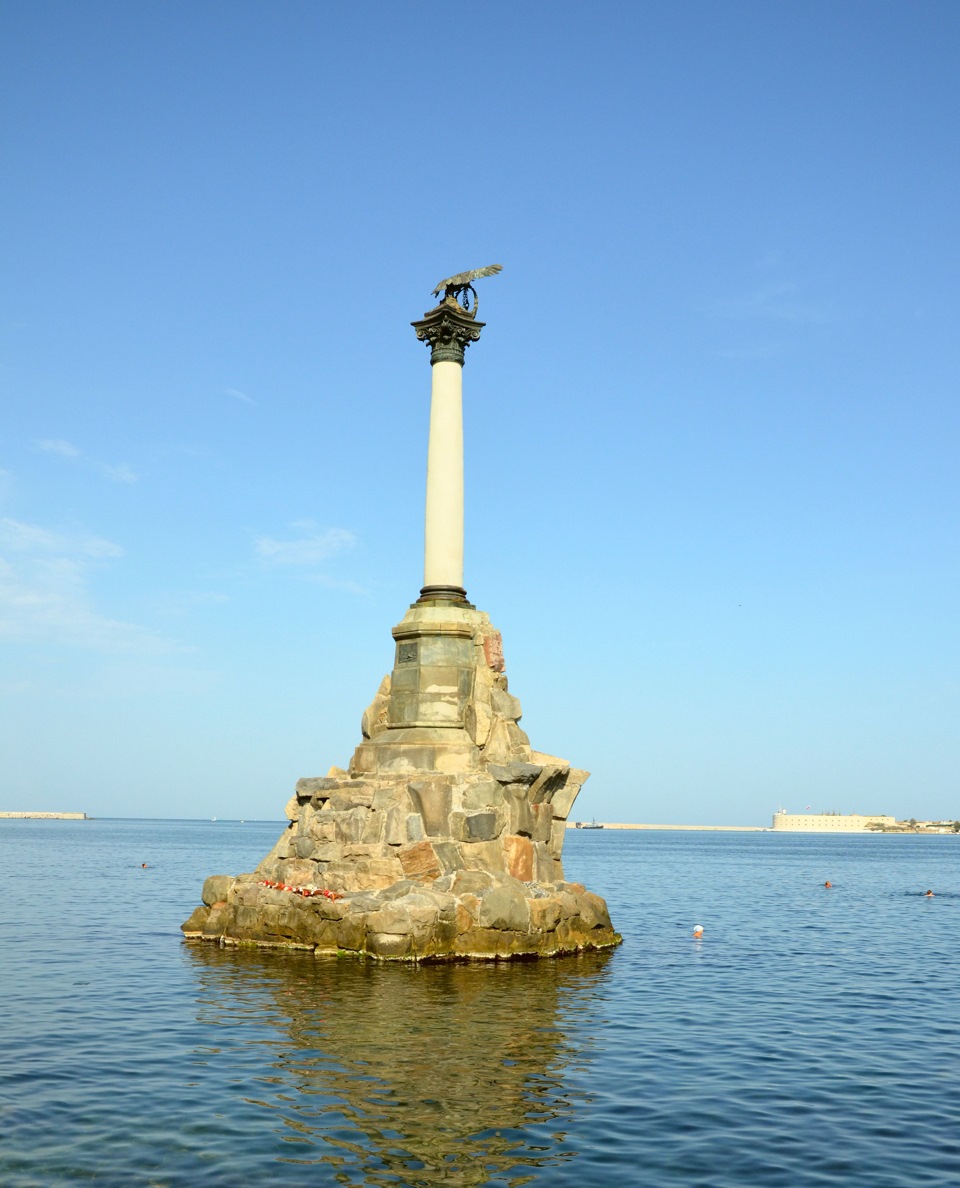 Памятник погибшим кораблям в севастополе фото крупным планом