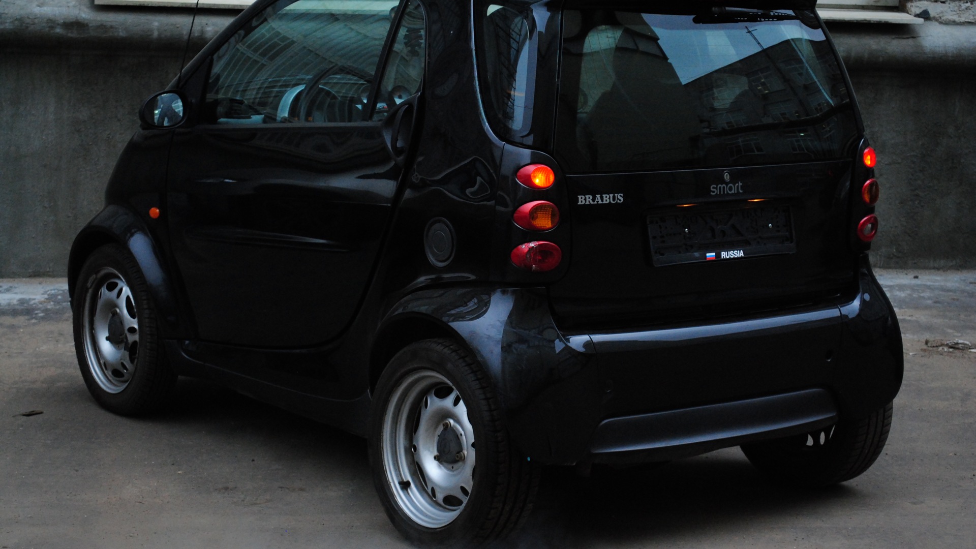 Smart fortwo (1G) 0.7 бензиновый 2003 | !!!Занос <~ 1,5 метра ~> на DRIVE2