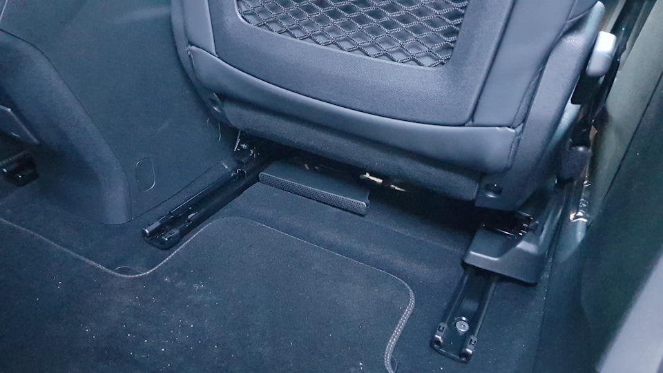 Воздуховоды под передними сиденьями — upgrade — Peugeot 5008 (2G), 1,6 ...