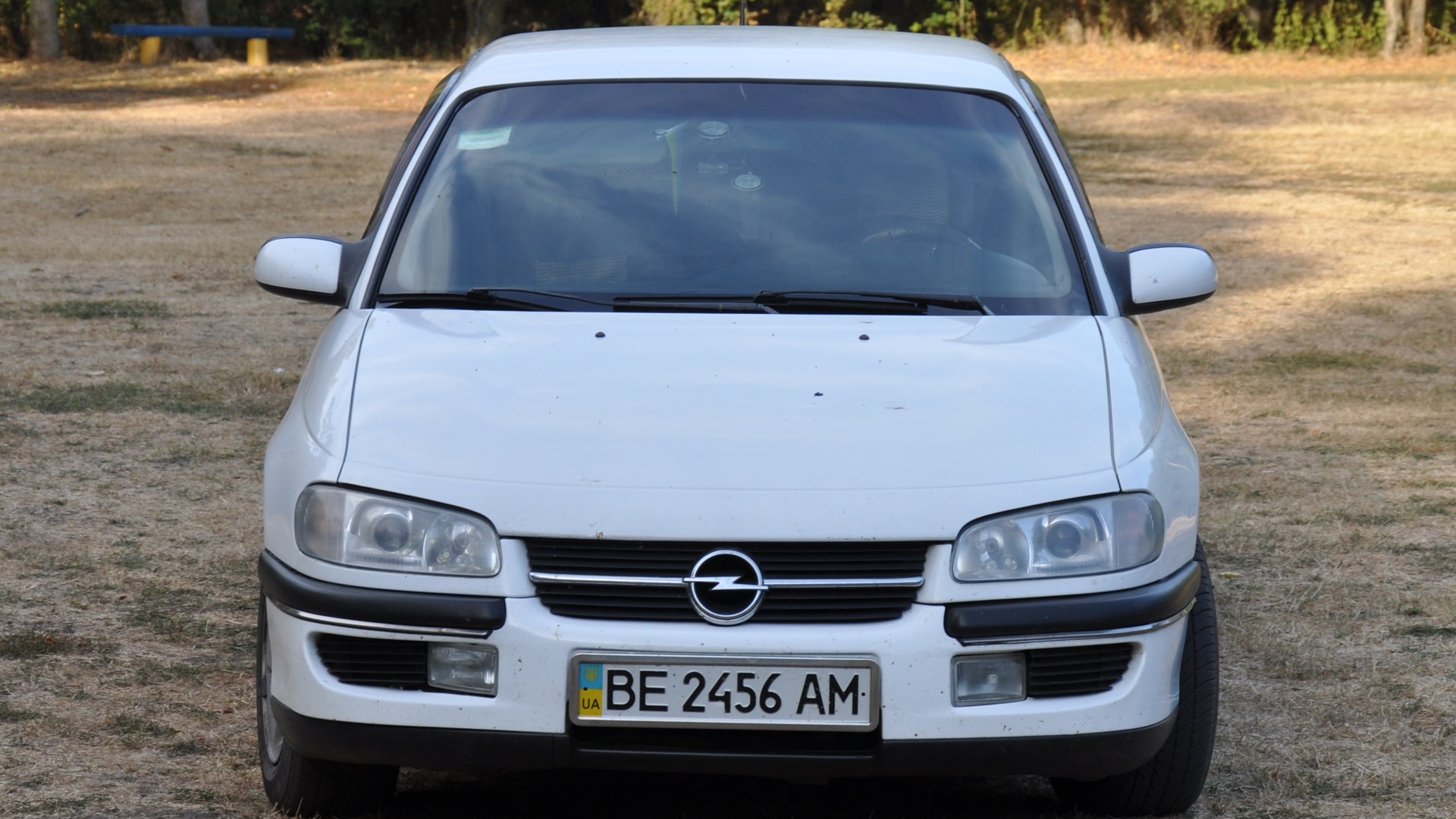 Opel Omega B 2.0 бензиновый 1994 | B 2.0 White на DRIVE2