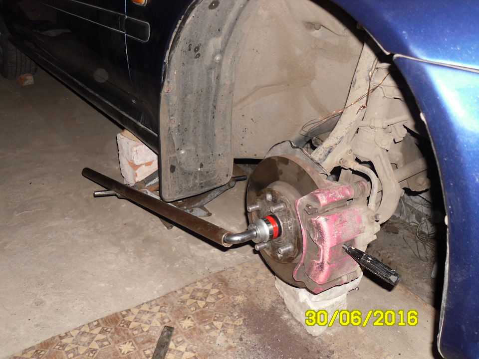 замена поворотного кулака — Honda Civic (5G), 1,5 л, 1993 года | своими ...