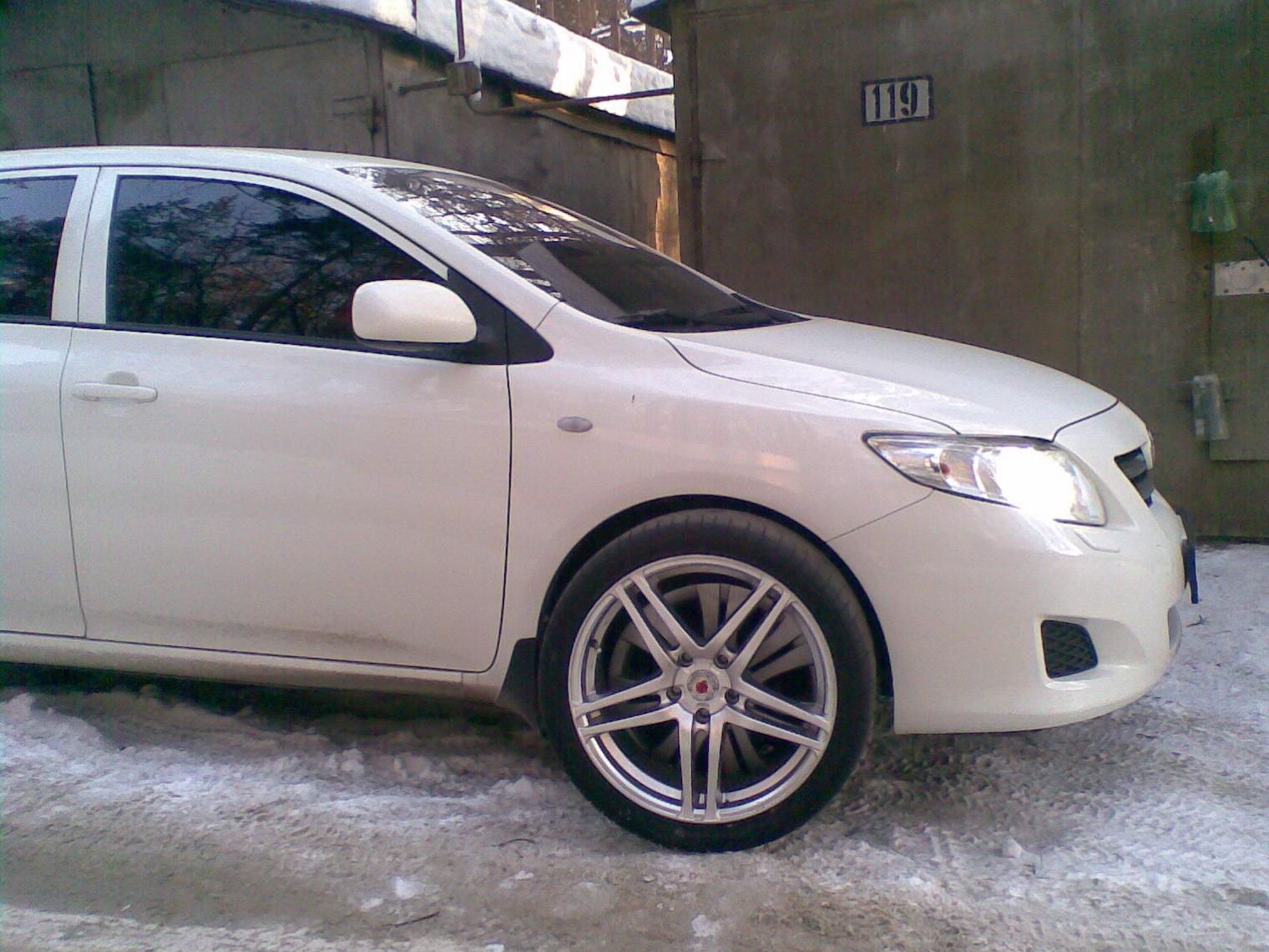 Диски на короллу. Тойота Королла r18. Тойота Королла 150 r18. Toyota Corolla 2008 r18. Toyota Corolla 2010 r18.