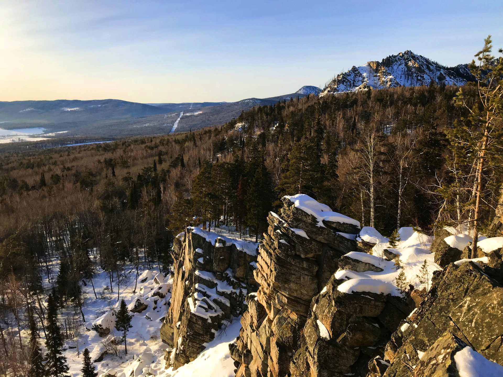 Южный урал март. Желтые подснежники южного урала. Южноуральская природа. Южный урал. Природа на среднем урале зимой.