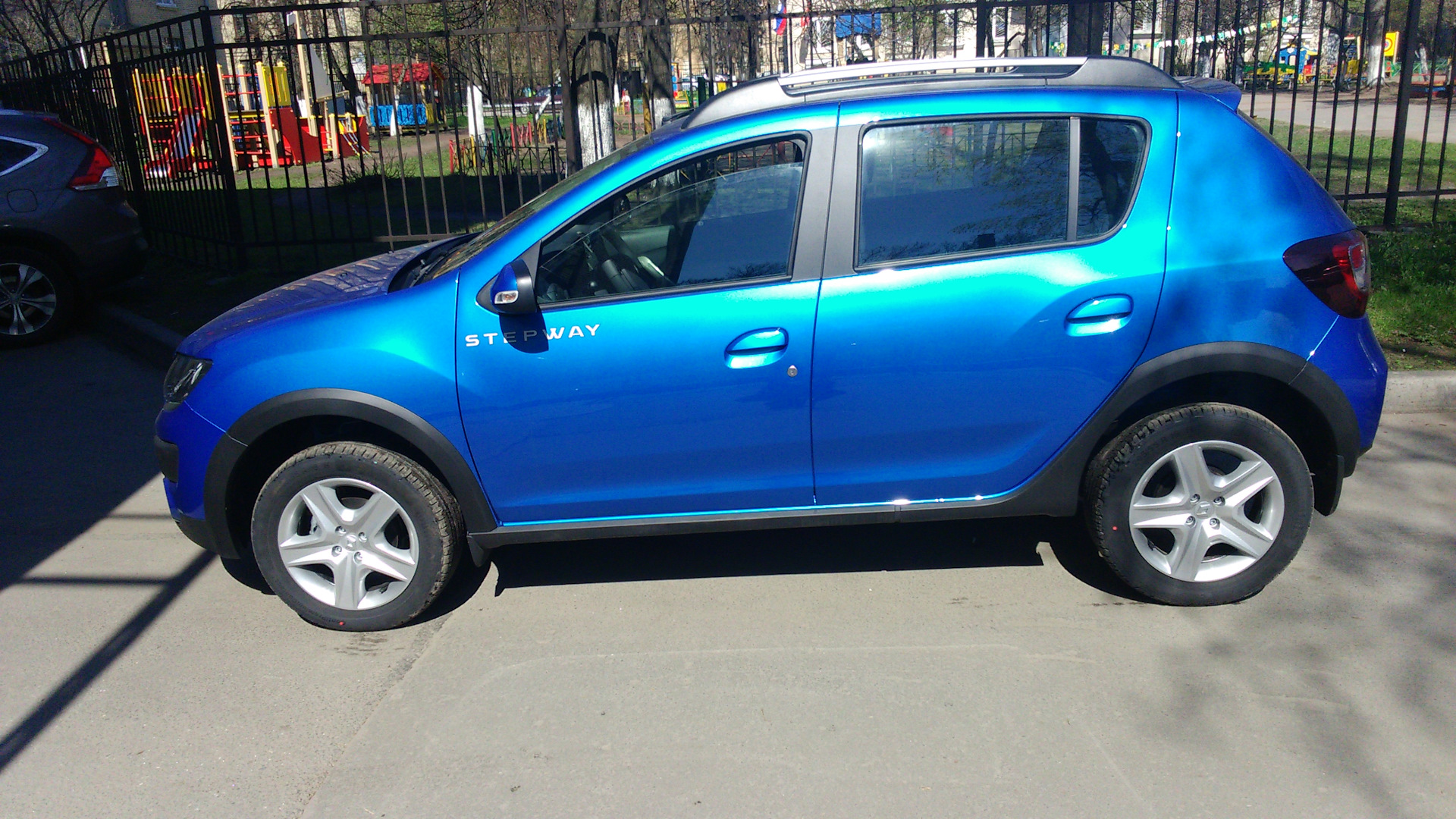 Sandero Stepway синий