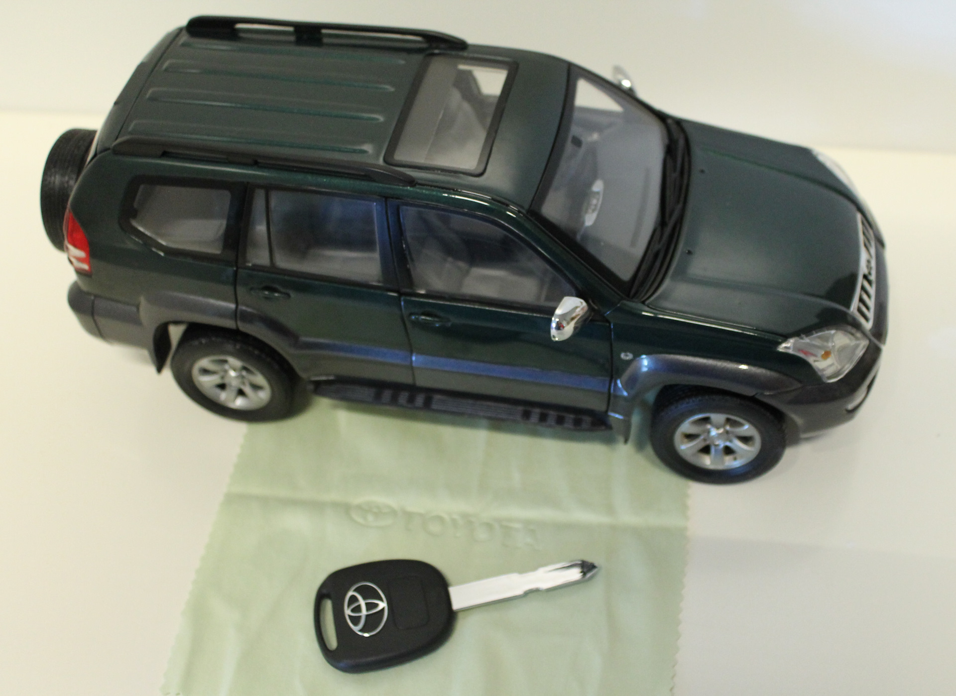 Toyota Land Cruiser Prado 120. 1:18. FAW — Сообщество «Масштабные Модели»  на DRIVE2