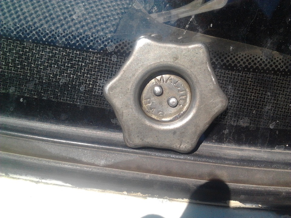 Что написано на вашей пробке заливной горловины, клапанной крышки ...