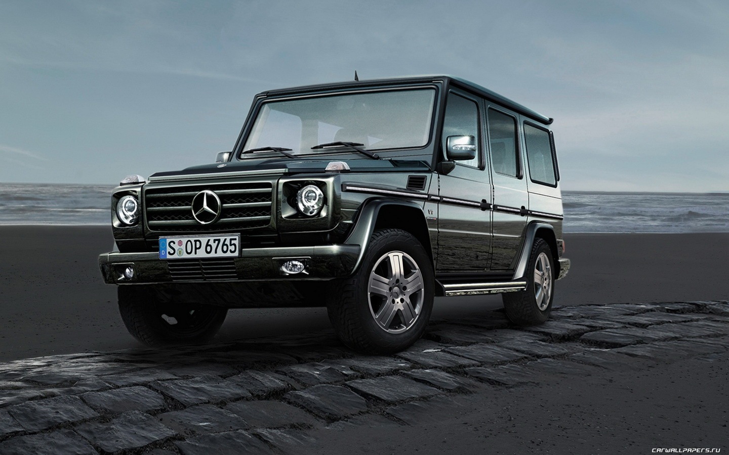Mansory G-Couture based on Mercedes G-Class White - Front Caricos