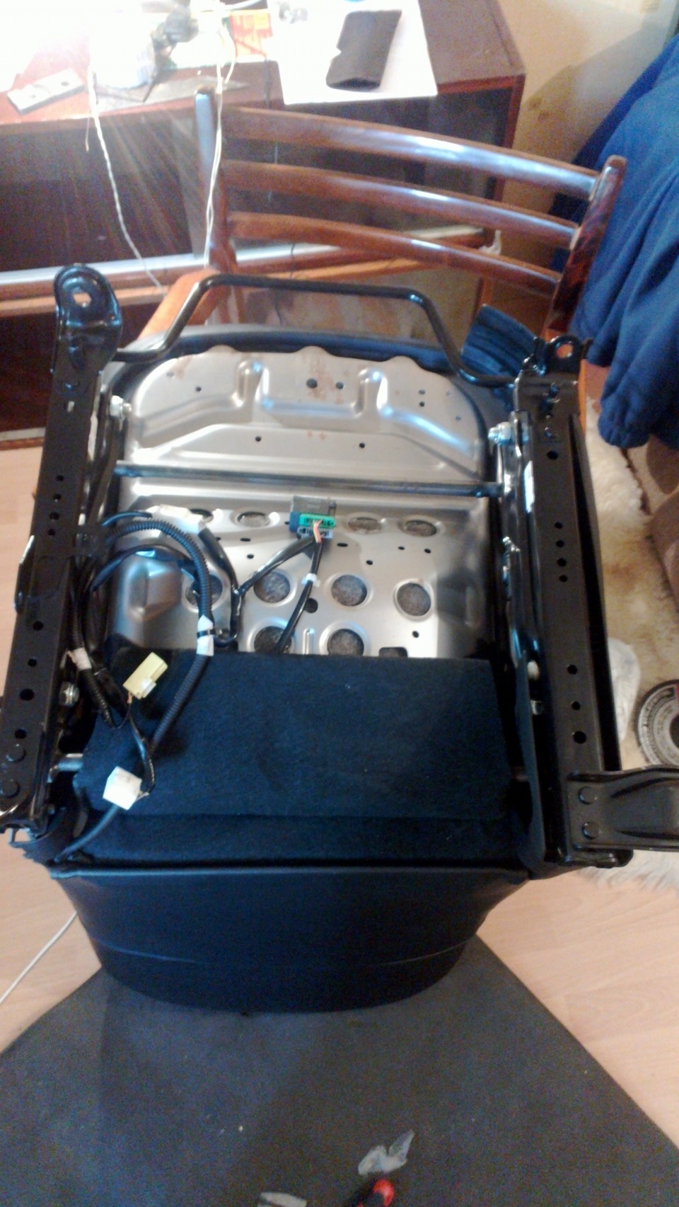 Устраняем люфт и скрип водительского сидения (часть2) — Mazda 6 (2G) GH ...